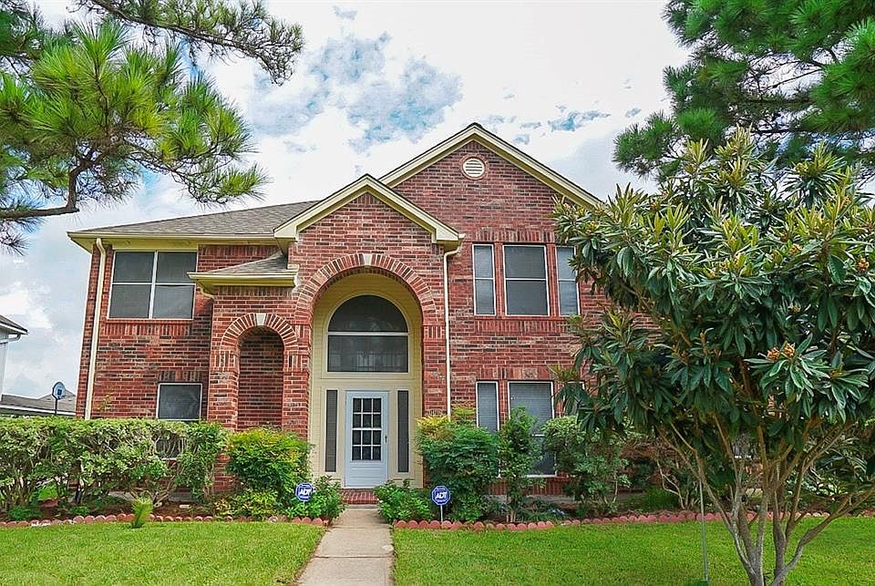 1st image of 14718 Armitage Ln