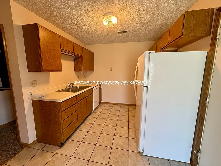 503 N Austin St — Photo 6