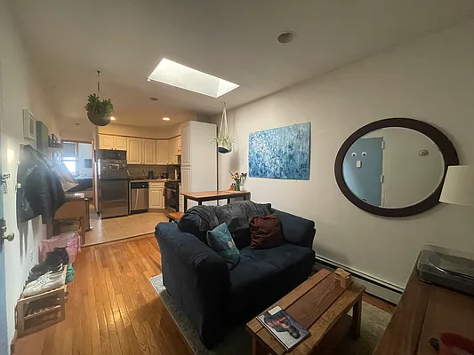 Rented by Standard Living Realty Inc | media 3