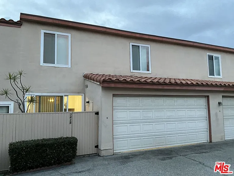 3428 Del Amo Blvd — Photo 16