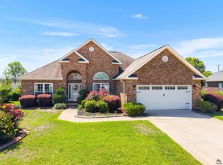 102 Rambling Creek Cv, Byron, GA 31008