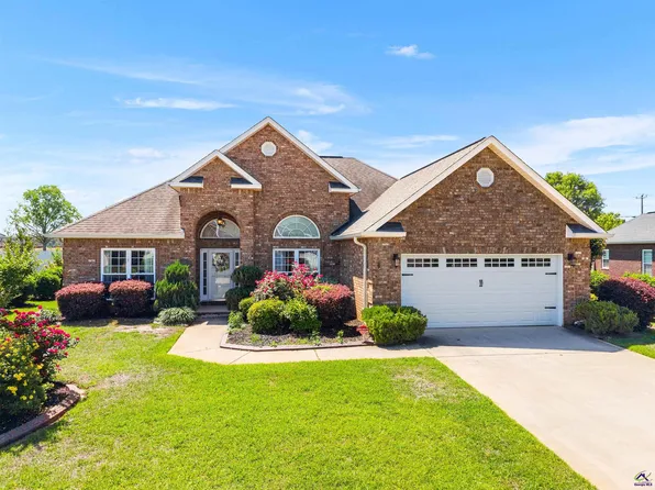 102 Rambling Creek Cv, Byron, GA 31008