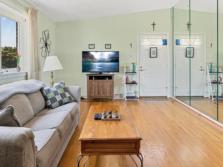 402 Regina St #1 — Photo 13