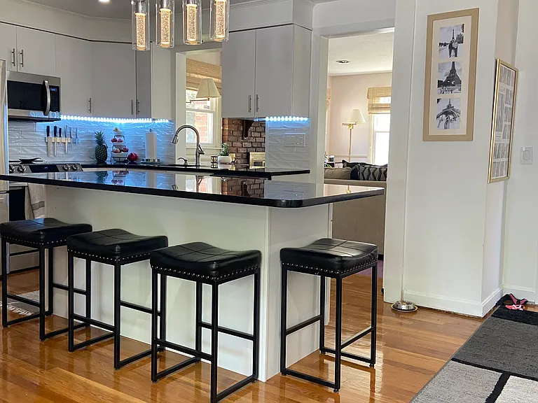 10 Pine Tree Ln — Photo 1