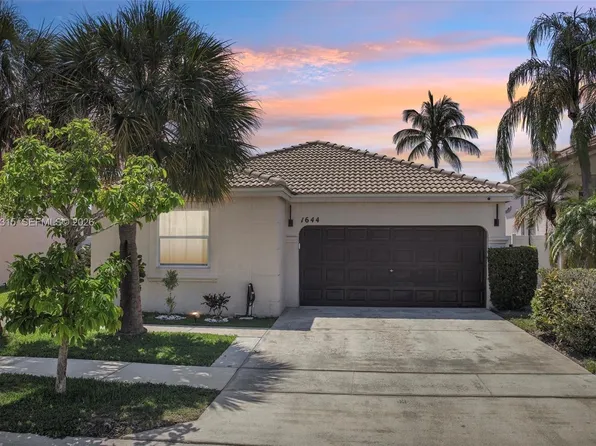 1644 NW 158th Ln, Pembroke Pines, FL 33028