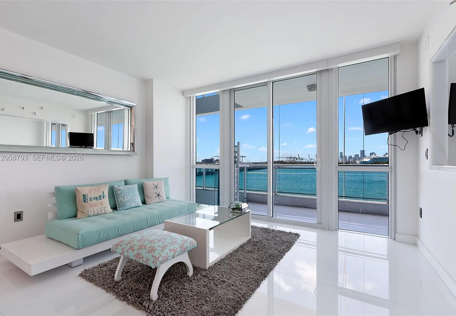 The Bentley Bay Condo — Photo 1