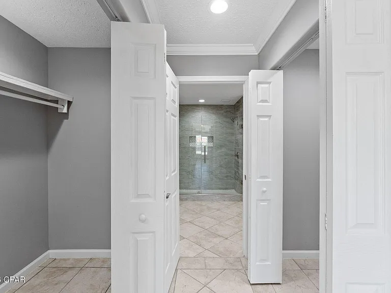 1041 Plantation Dr — Photo 9