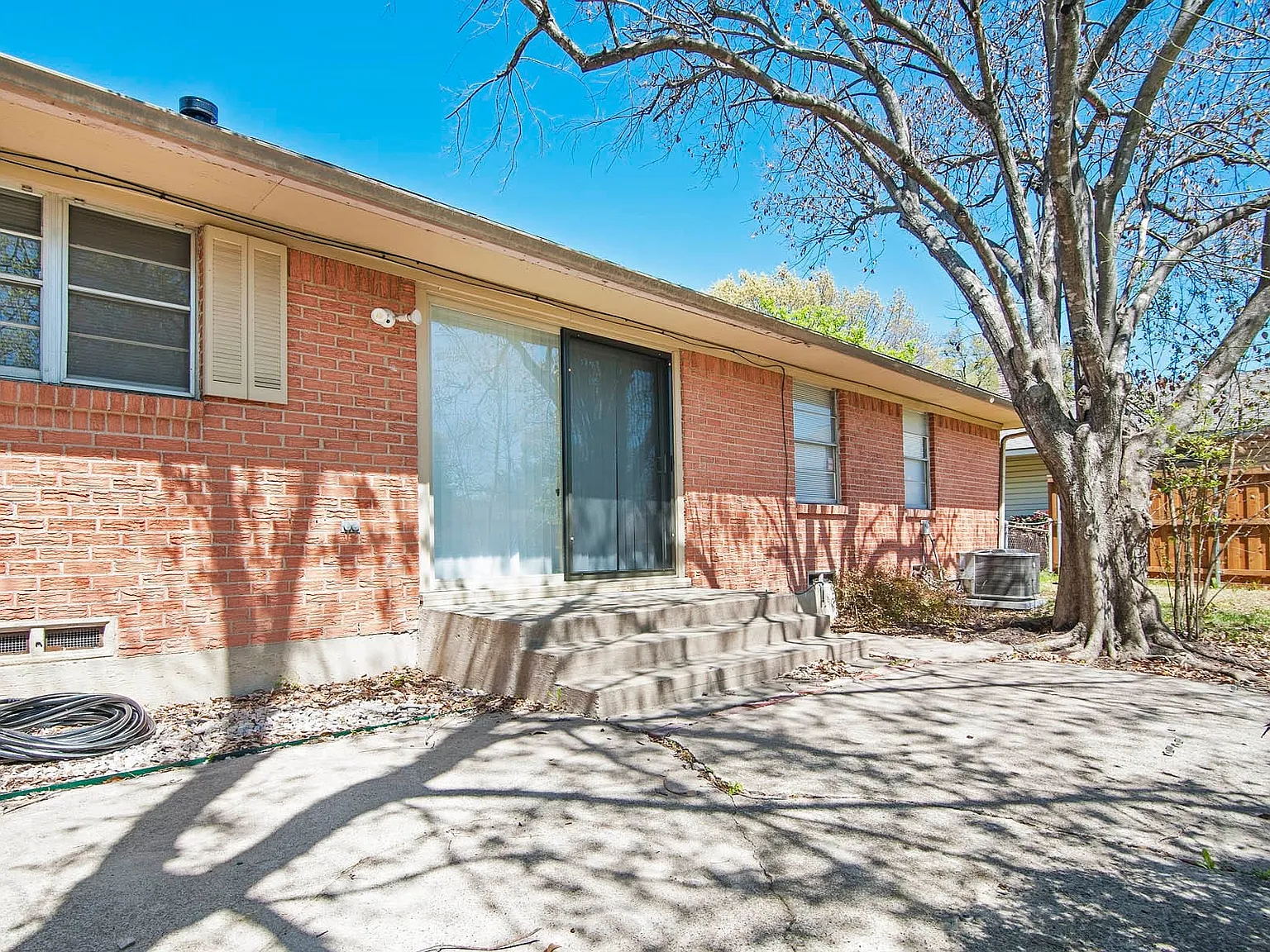 3 bed, 2.0 bath, 1500 sqft, $2,500 — Photo 4