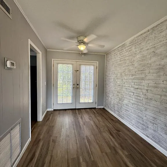 380 S Daleville Ave #F — Photo 5