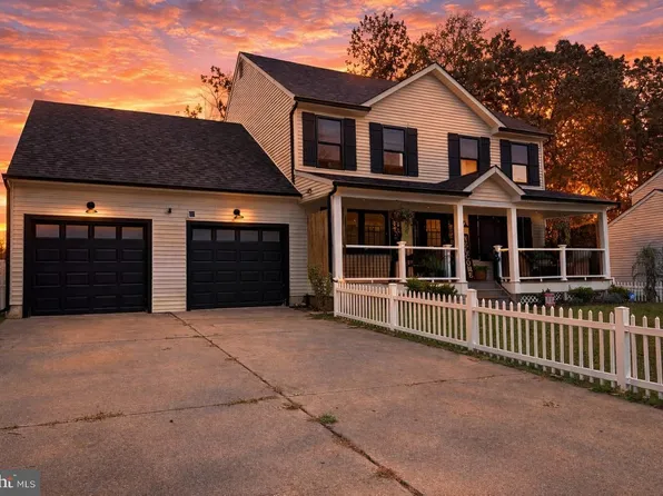 56 Brearly Dr, Sicklerville, NJ 08081