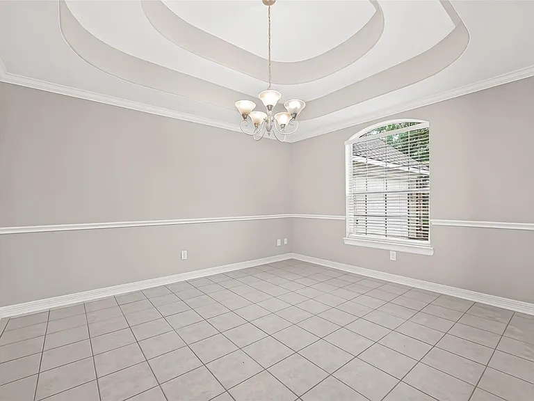 127 Monterrey Rd W — Photo 6