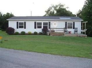 10555 Rockford Rd NE, Kensington, OH 44427