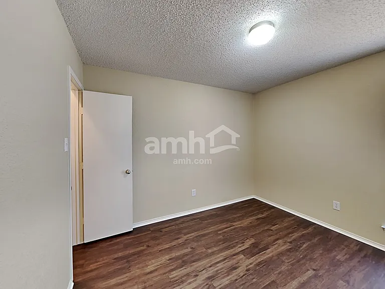 904 Crowder Dr — Photo 15