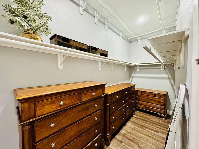 3913 Moore St — Photo 23