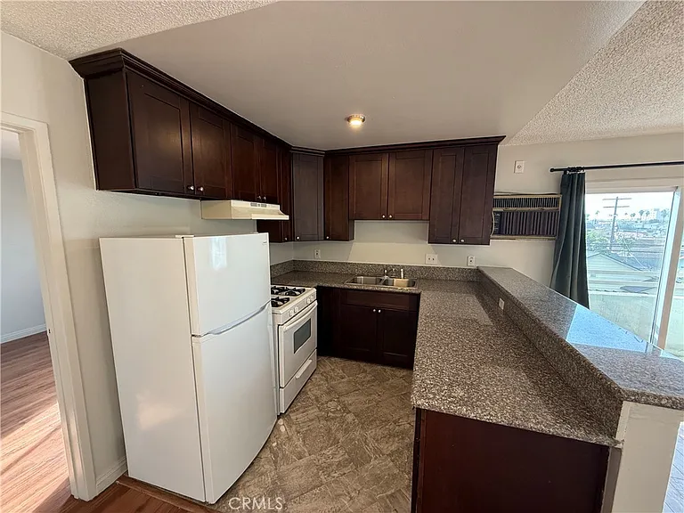 400 N Hobart Blvd #301 — Photo 7