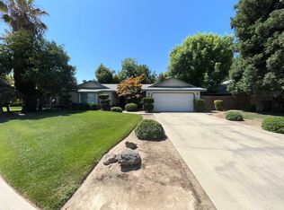 2825 E Parker Ct, Visalia, CA 93292