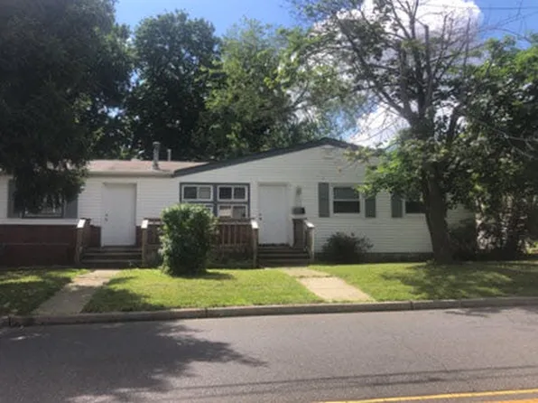197 County Rd, Cliffwood, NJ 07721