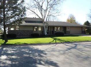 1401 E Garfield St #HOUSE, Mount Horeb, WI 53572