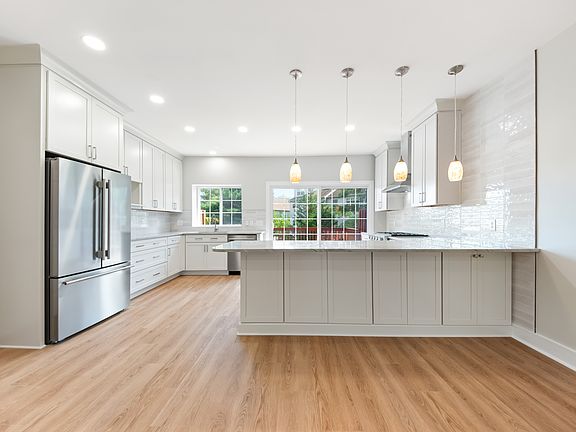 5th image of 12155 Wedgeway Ct