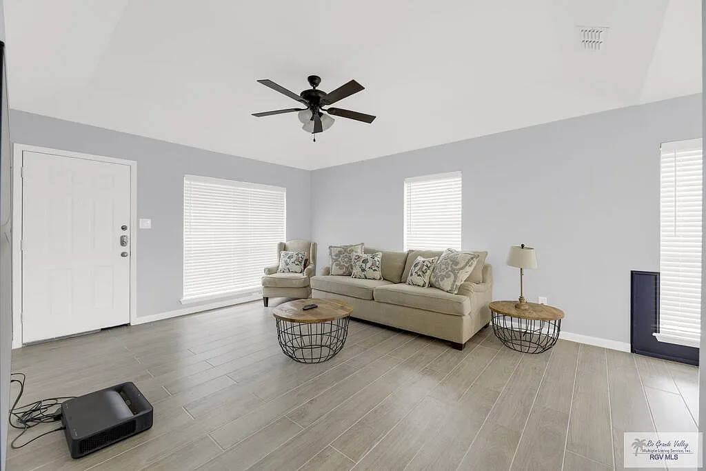 1604 Avocet Ave — Photo 3
