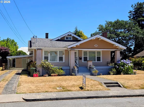 1439 Union Ave, North Bend, OR 97459