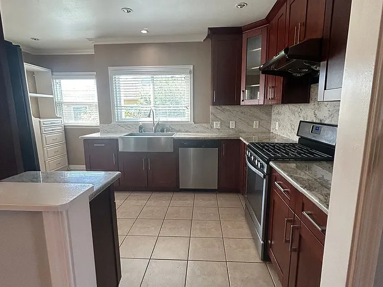 922 S Patton Ave — Photo 7
