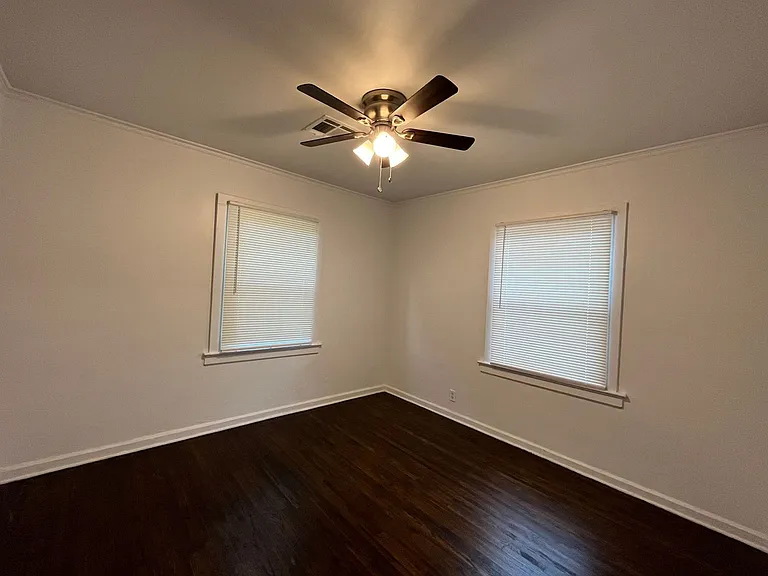819 N Gary Pl — Photo 11