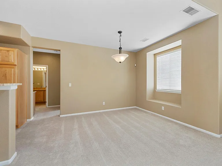 10573 Parkington Ln — Photo 9
