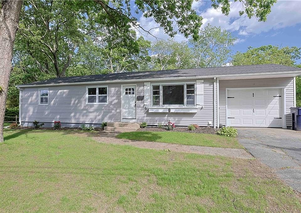 1st image of 26 Paula Dr