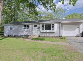 26 Paula Dr, North Kingstown, RI 02852