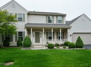 1530 Forest Ridge Rd, St Charles, IL 60174