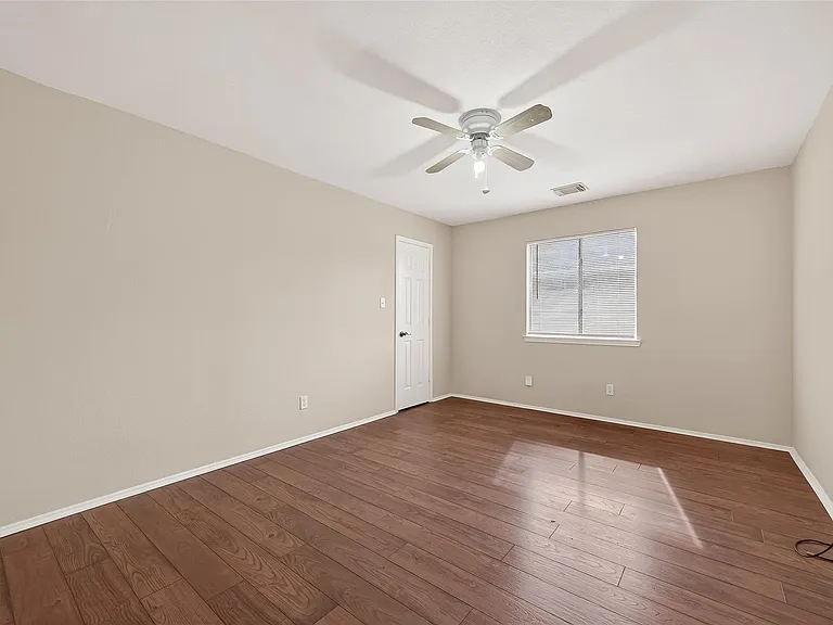 23035 Canal Rd — Photo 41