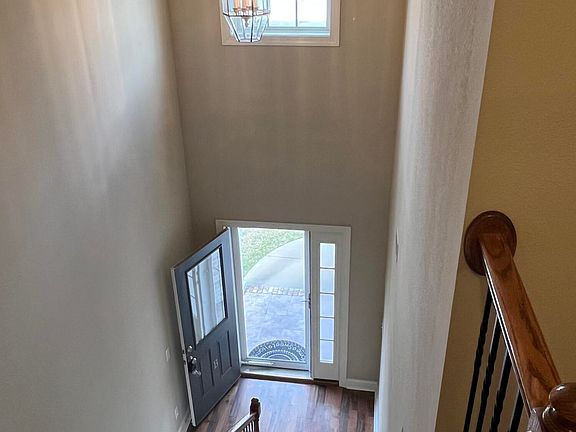 4th image of 1805 Cambria Dr #B
