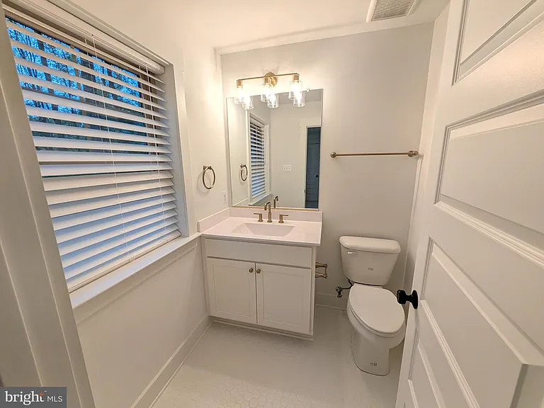 1490 Thurston Rd — Photo 18