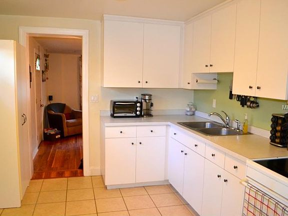 4th image of 10402 San Martin Blvd NE