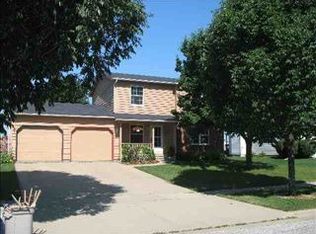 1306 Kenneth Dr, Bloomington, IL 61704