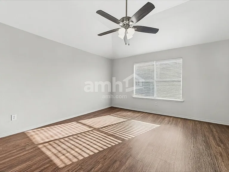 525 Drift St — Photo 10