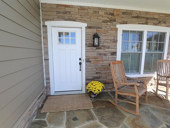 3rd image of 110 Clopton Ct