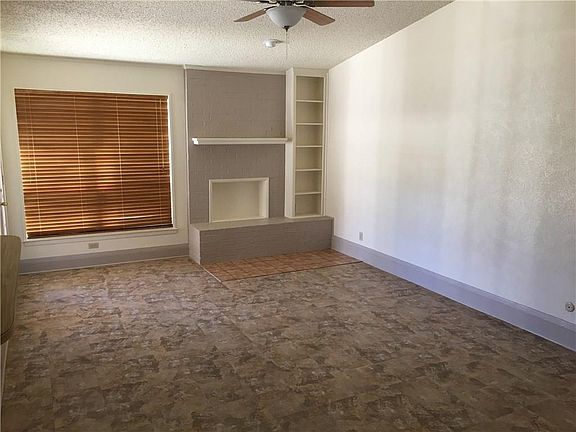 3rd image of 1440 Timberline Dr