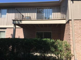 5900 W Lucerne Ct #2, Mequon, WI 53092