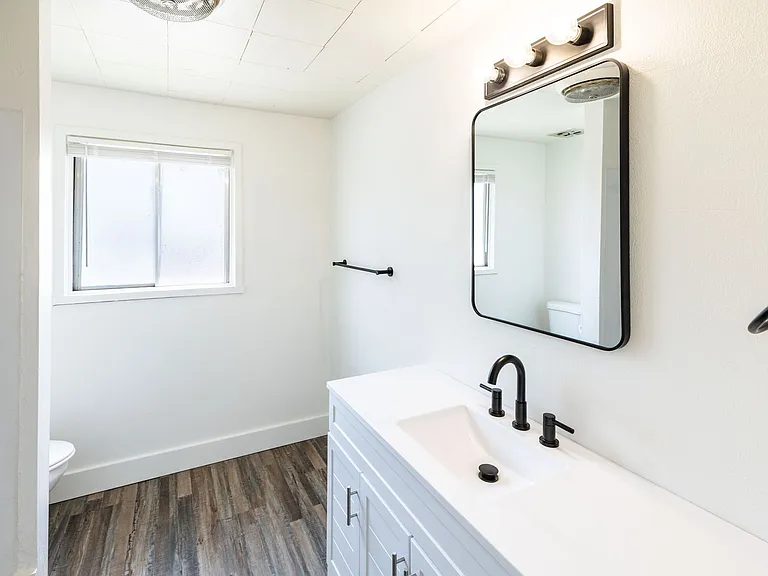 D1420AV — Photo 10