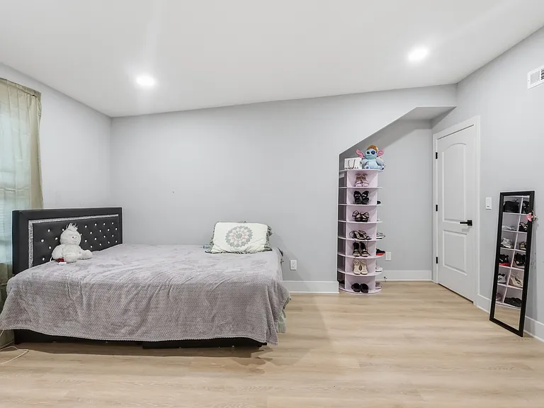 411 Edwin St #A — Photo 30