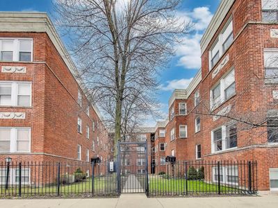 3203 W Argyle St APT 2E, Chicago, IL, 60625