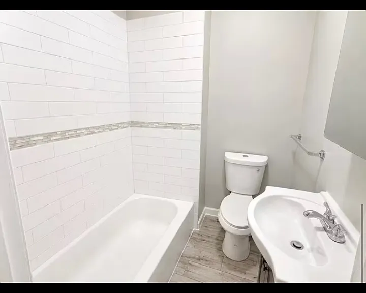 812 Clinton Ave #4L — Photo 3