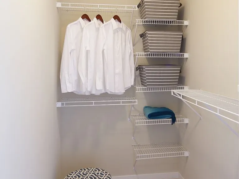 Walk-in Closet