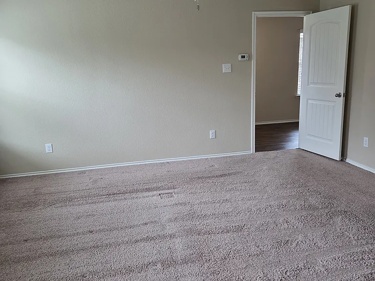 2118 Meadow Park Dr — Photo 15