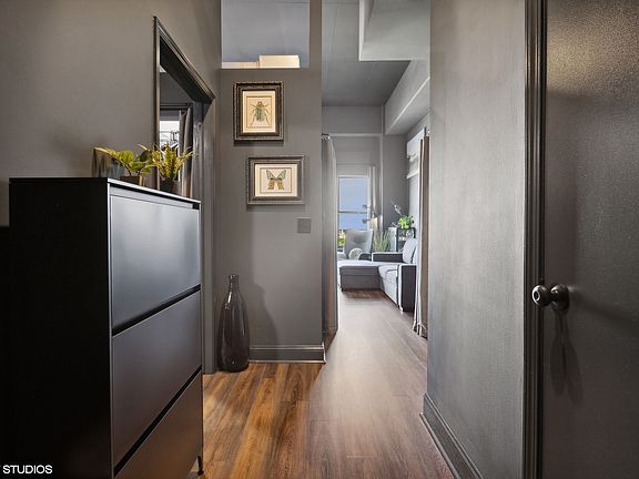 4th image of 1122 W Catalpa Ave APT 1011