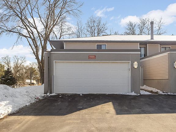 2nd image of 1100 Wagon Wheel Rd