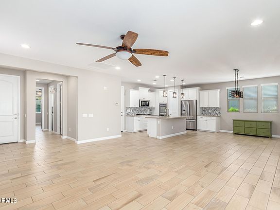 3rd image of 20698 W MEADOWBROOK Avenue