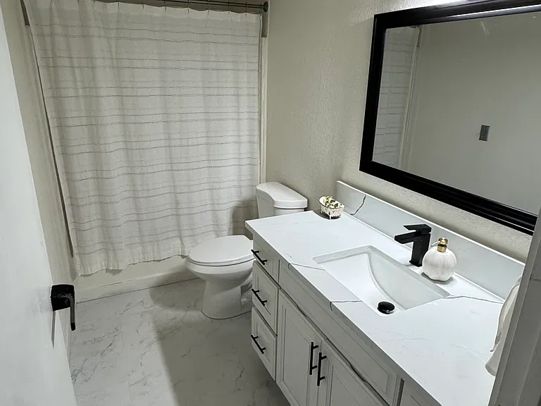 11821 Admiralty Way #1 — Photo 16